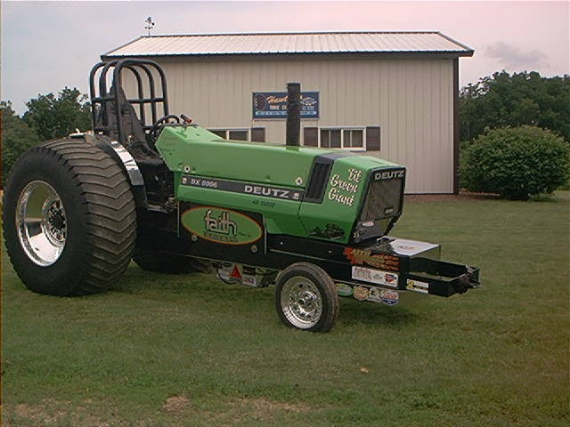 Hawthorn Pulling Tractor